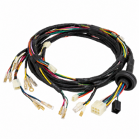 Cablaggio automobilistico multicolore arrotolato